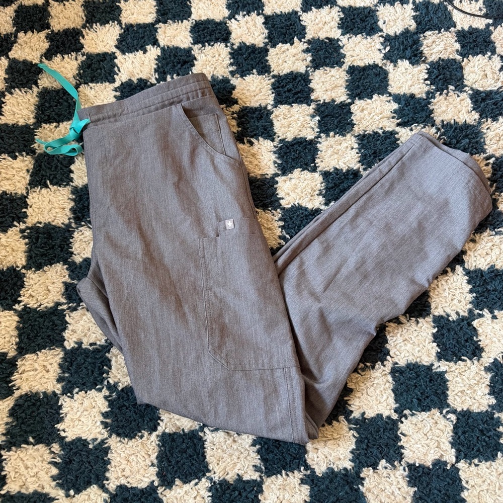 FIGS Gray Yola Scrub Pants medium tall